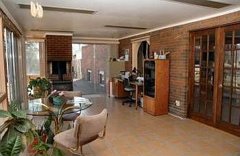 5th image of 3817 Somerset Dr
