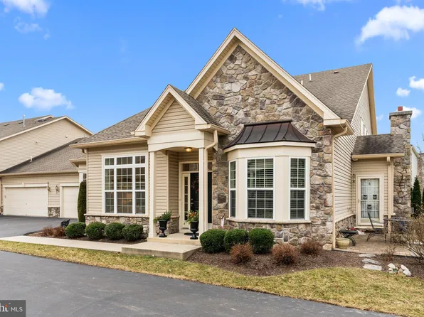 126 Thornhill Ln, Newtown, PA 18940