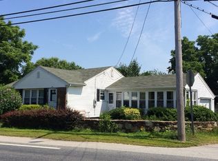 752 Stafford Rd, Tiverton, RI 02878