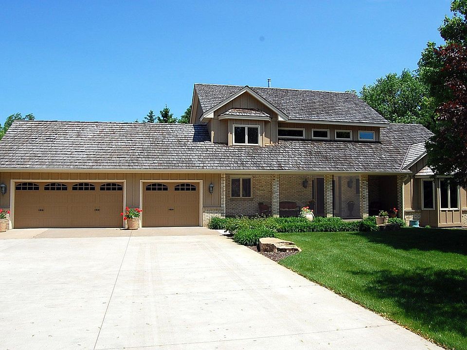 1st image of 6 Meadowlark Ln