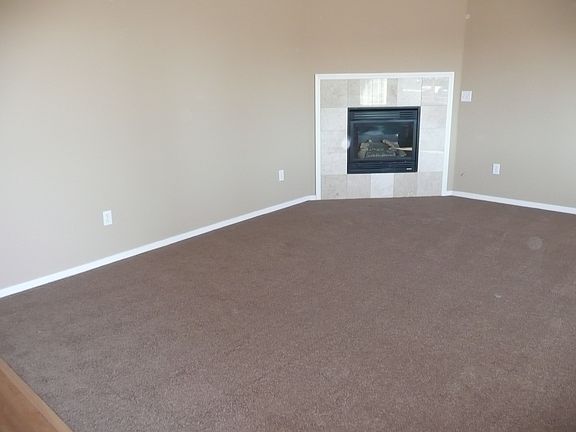 5th image of 2733 Country Club Dr #A