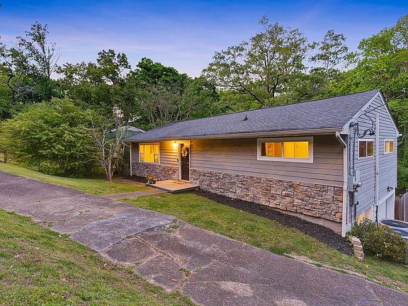 3rd image of 3616 Thrushwood Dr