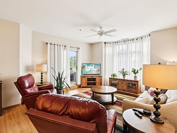 2nd image of 301 Harbour Town Dr APT 225