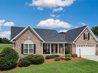 129 Club House Dr, Reidsville, NC 27320