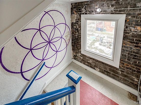 4th image of 741 W Euclid St #303
