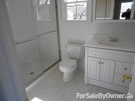 4th image of 314 W 1st St