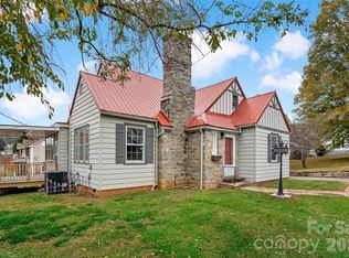 141 N Madison St, Marion, NC 28752