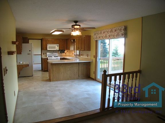 2nd image of 1424 Interlachen Cir