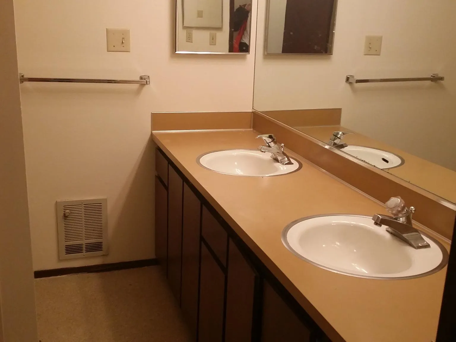 2 bed, 900 sqft, $2,900 — Photo 2