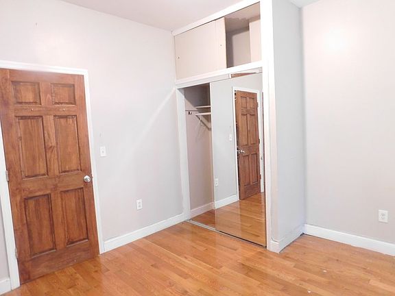 3rd image of 1735 2nd Ave #3SS