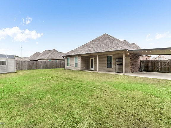 3rd image of 301 Ouachita Dr