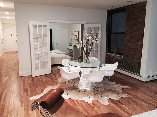 Sold by The Marketing Directors  (The Jefferson) | media 12