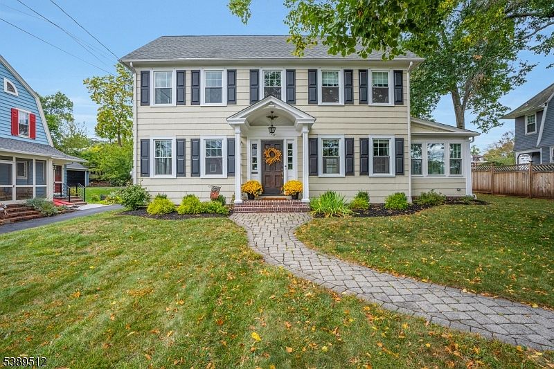 1st image of 270 Altamont Pl