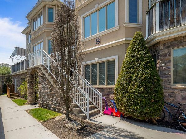 8 Rose Garden Way #202, Monsey, NY 10952