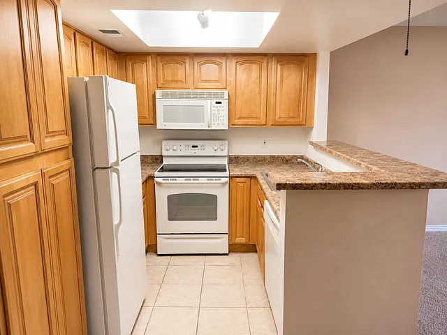 1 bed, 619 sqft, $1,095 — Photo 3