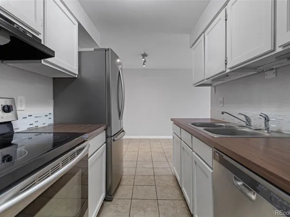 209 E Highline Circle #302, Centennial, CO 80122