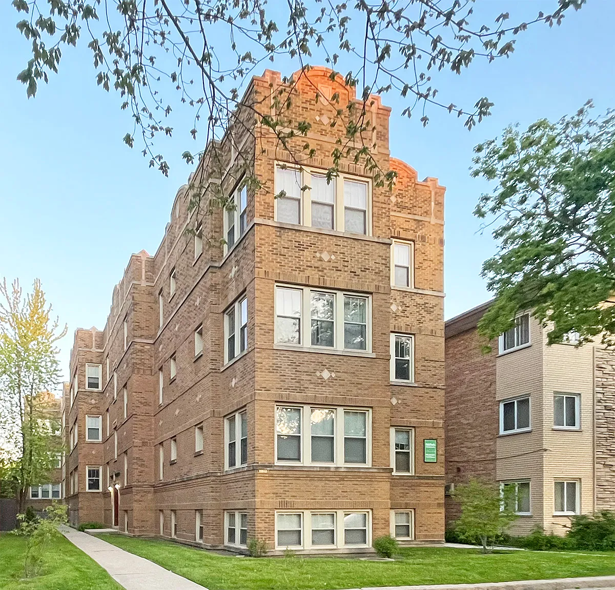 710-712 N. Austin Blvd. Oak Park, IL 60302 — Photo 1