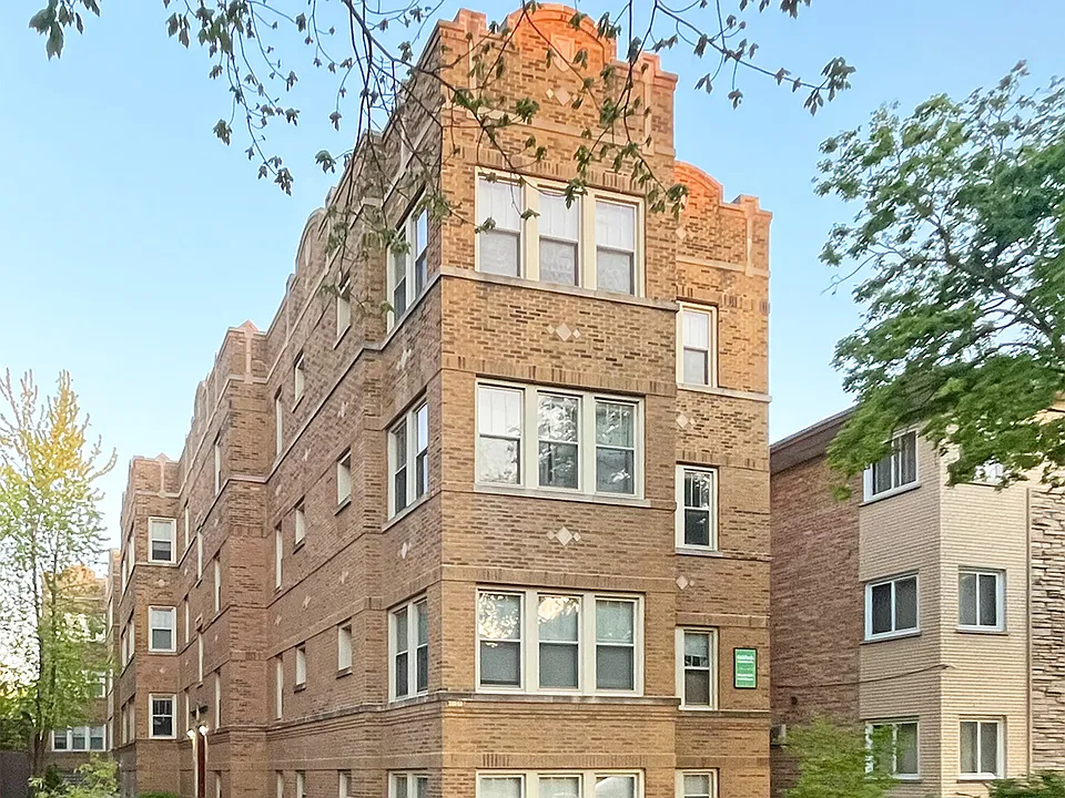 710-712 N. Austin Blvd. Oak Park, IL 60302
