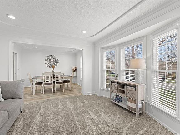 5th image of 1210 Dunwich Dr