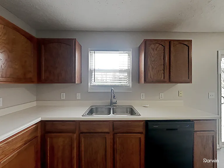 19307 Roudebush Blvd — Photo 4