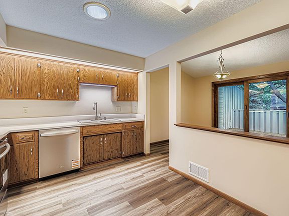 3rd image of 5509 Hyland Courts Dr