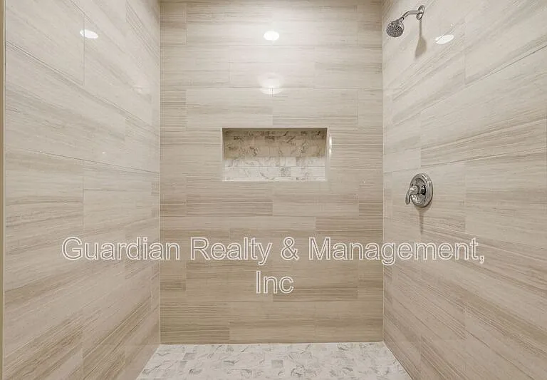 7238 E Joshua Tree Ln — Photo 24