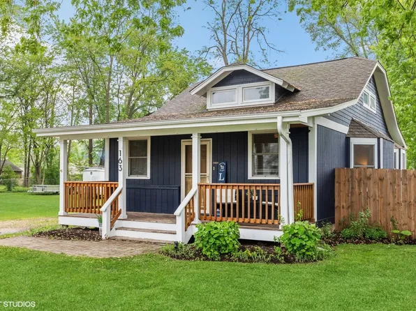 163 Lakewood Ave, Crystal Lake, IL 60014