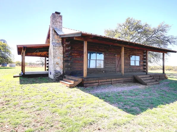 2803 Zenner Ahrens, Fredericksburg, TX 78624