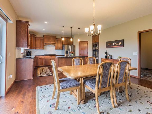 3rd image of 24767 Superior Cir