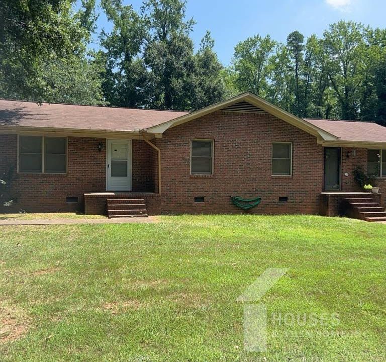 1st image of 104 Crestview Dr