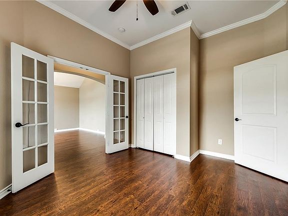 5th image of 2218 Woodberry Dr