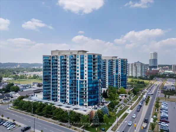 37 Ellen St #811, Barrie, ON L4N 6G2