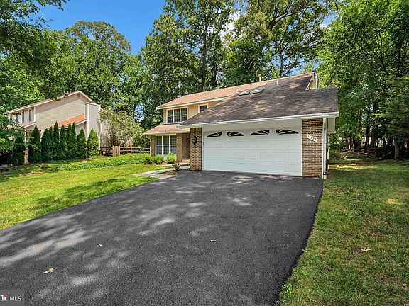 3rd image of 11533 Flints Grove Ln