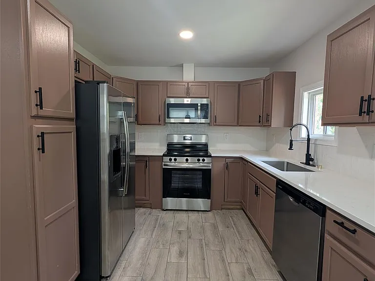 2800 Dalecrest Dr — Photo 6