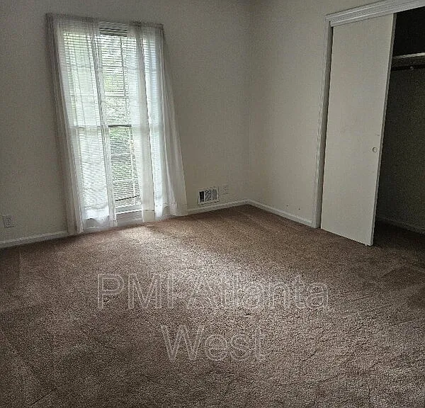 4757 Fellswood Dr — Photo 10