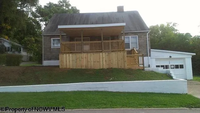 12 Columbus St photo 1