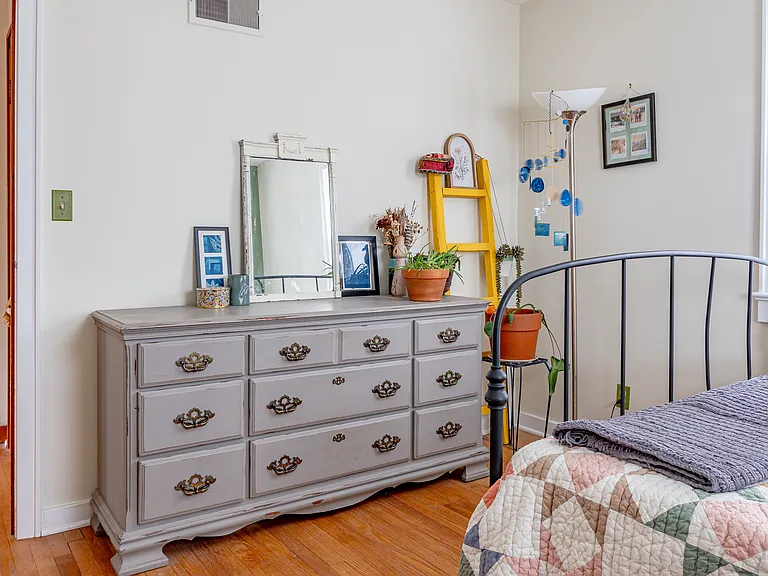 Left Bedroom Detail