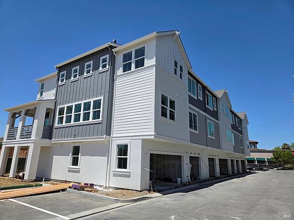 2nd image of 18458 La Puerta Lane