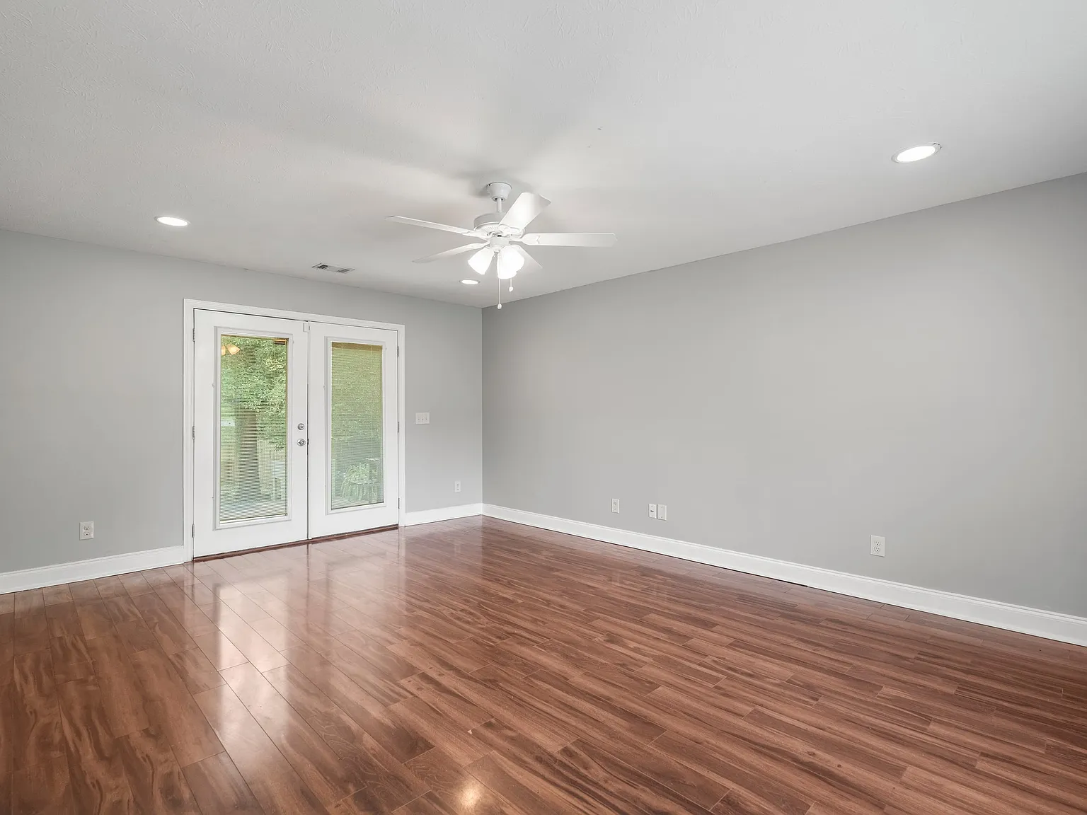 6204 Perry Ave — Photo 4