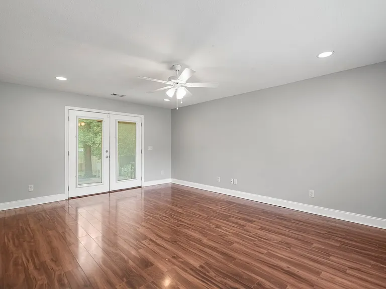 6204 Perry Ave — Photo 4