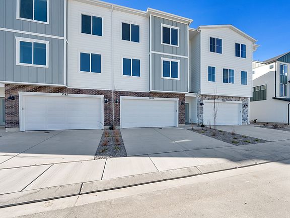 3rd image of 5249 N Evergreen Way #212