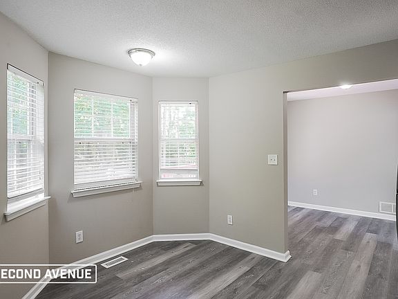 4th image of 6410 Hillview Ln