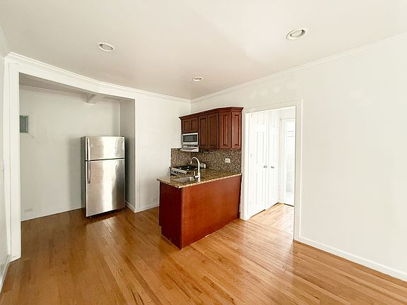 3rd image of 1 Bennett Ave APT 58