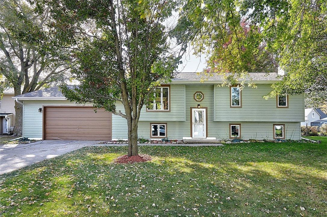 550 NW 5th St, Earlham, IA 50072 Zillow