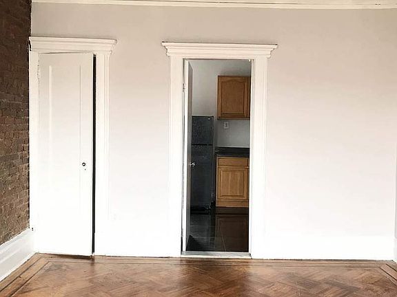 4th image of 505 E 22nd St APT 4B