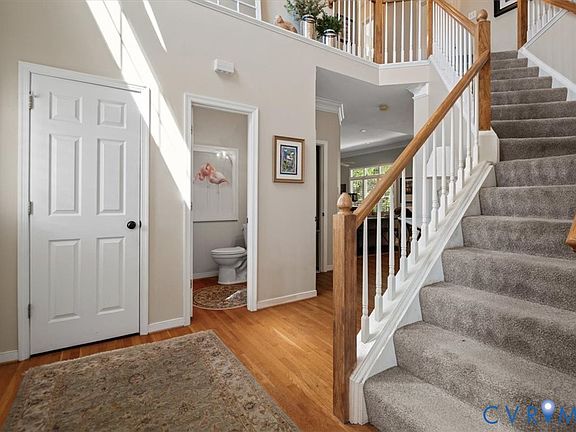 3rd image of 6009 Chestnut Hill Dr