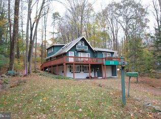 111 Dakota Pl, Pocono Lake, PA 18347