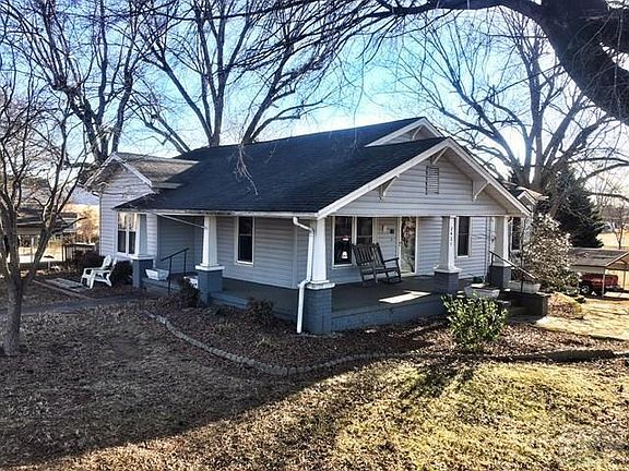 2nd image of 2421 Keith Ave