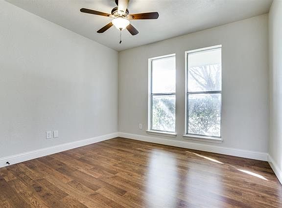 3rd image of 4223 Glen Pines Dr