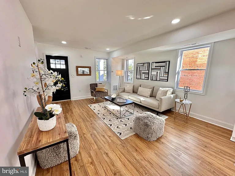 4709 Clay St NE — Photo 19